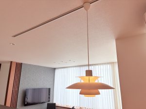 天井埋め込み型のダクトレール