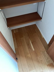無垢床チェリーの日焼け