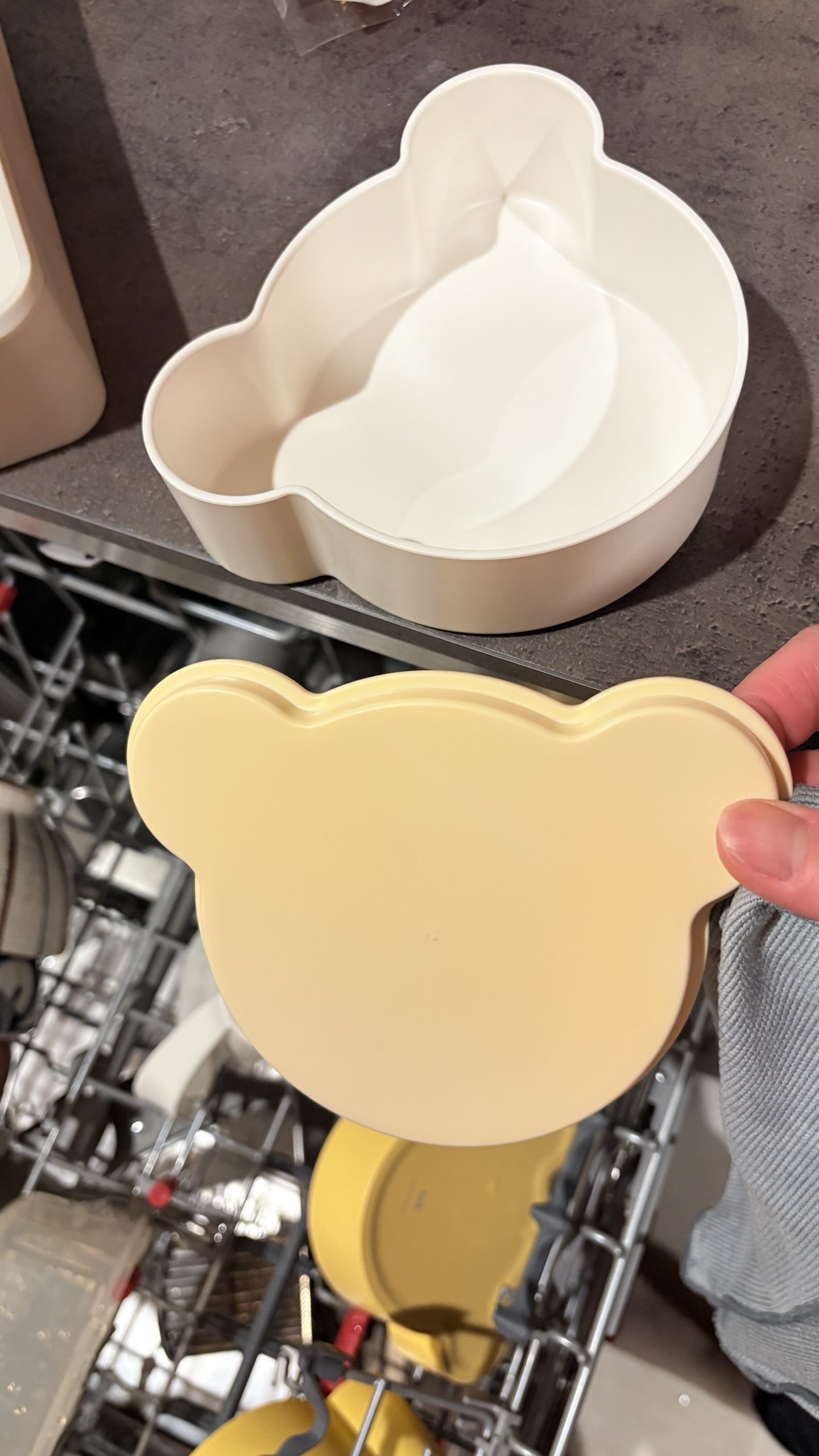 ボッシュ食洗機 ミートソース後のプラスチック容器 色移り