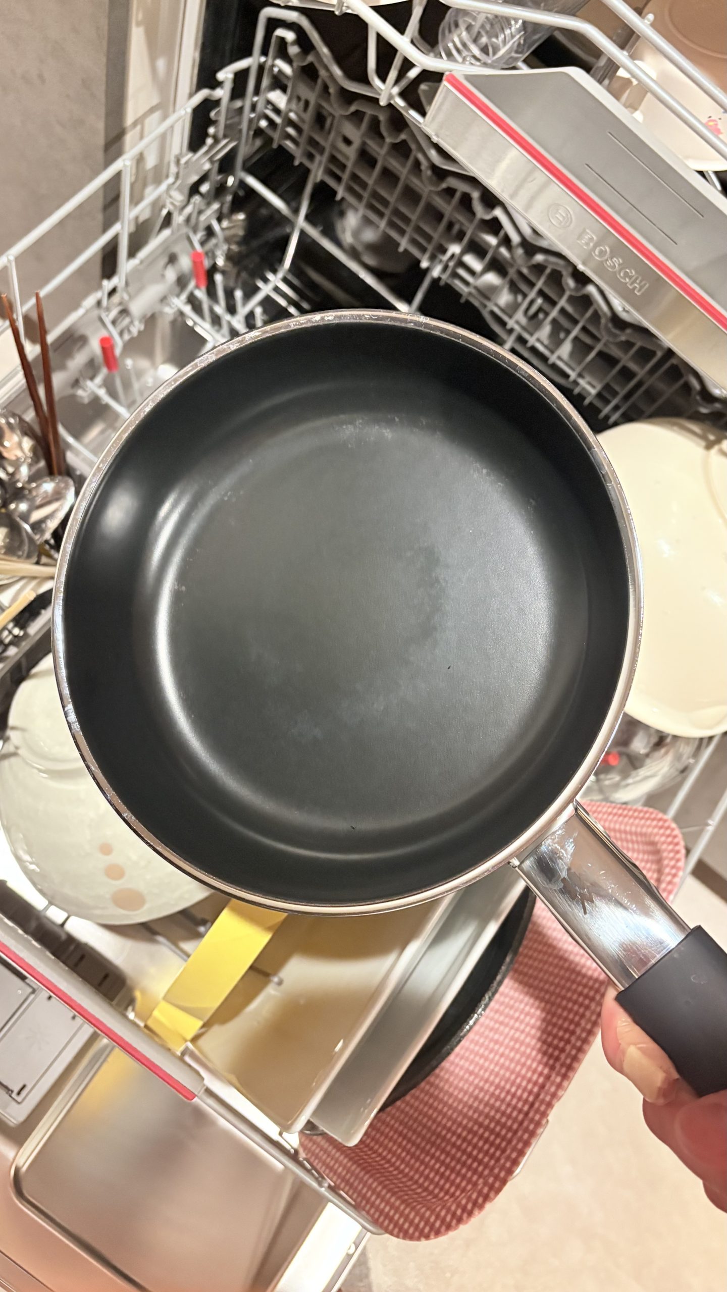 ボッシュ食洗機で洗ったフライパンのこげつきビフォーアフター